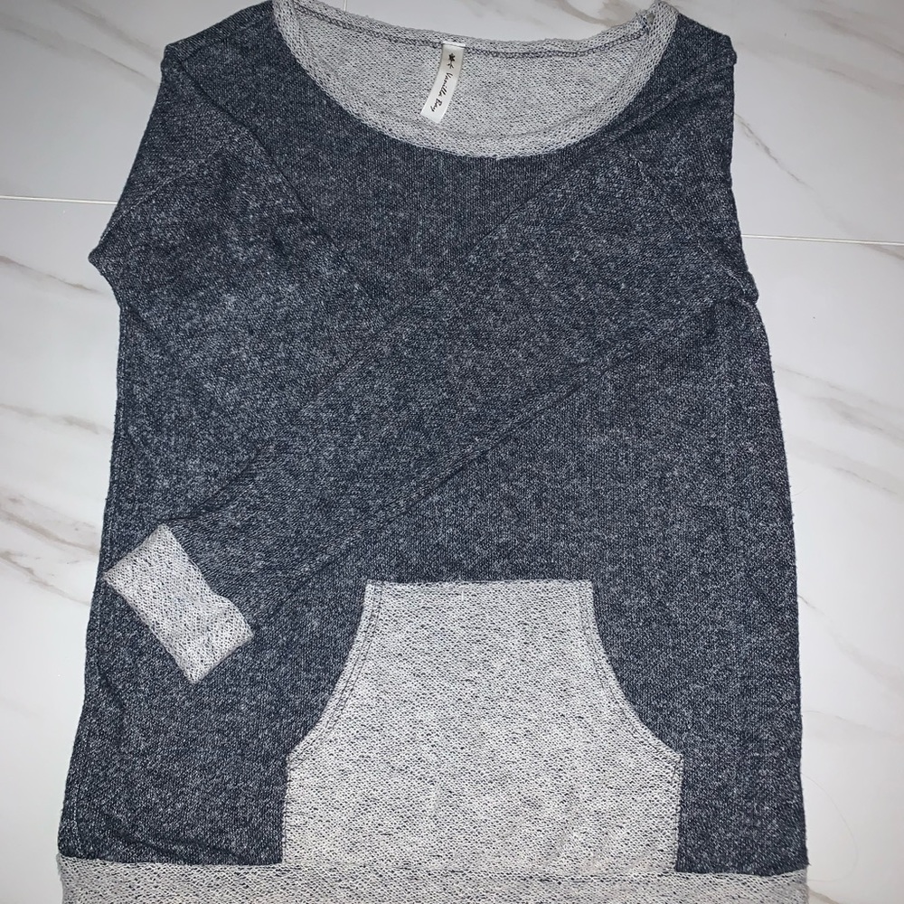 Long sleeve crew neck shirt